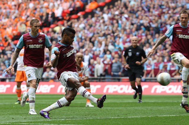 Vaz Te hits the winner