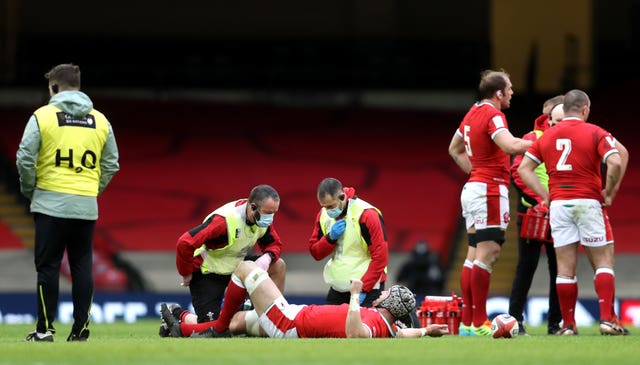 Dan Lydiate receives treatment