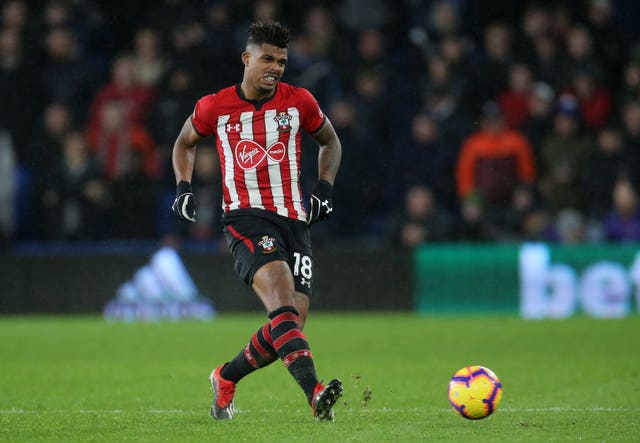 Southampton midfielder Mario Lemina has attracted the interest of United.