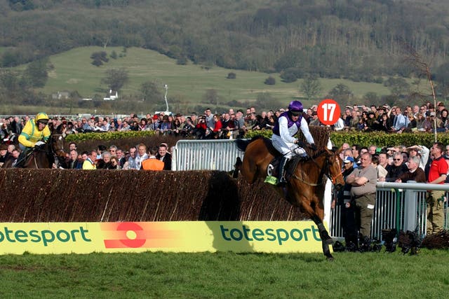 Kicking King and Barry Geraghty on their way to Gold Cup glory