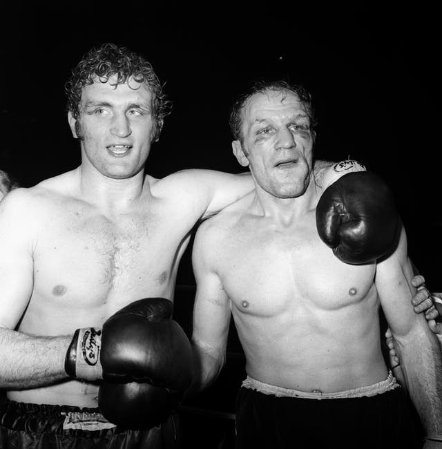 Boxing – British, Commonwealth and European Heavyweight Title – Henry Cooper v Joe Bugner – Empire Pool