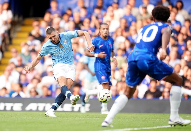 Mateo Kovacic scores Manchester City''s second goal against Chelsea