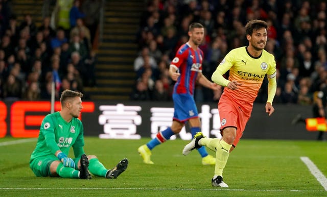 City slickers keep pressure on Liverpool with victory at Crystal Palace