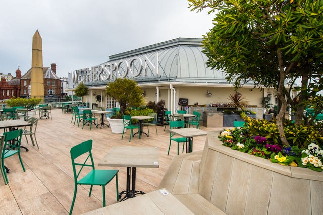 Wetherspoon beer gardens opening