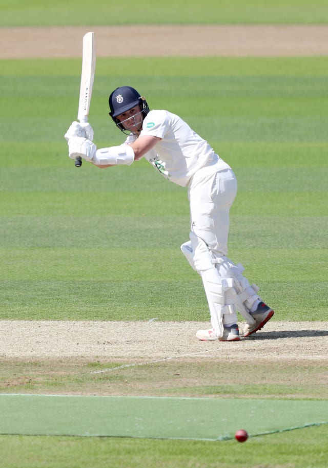 Oliver Soames helped Hampshire into a commanding position against Warwickshire
