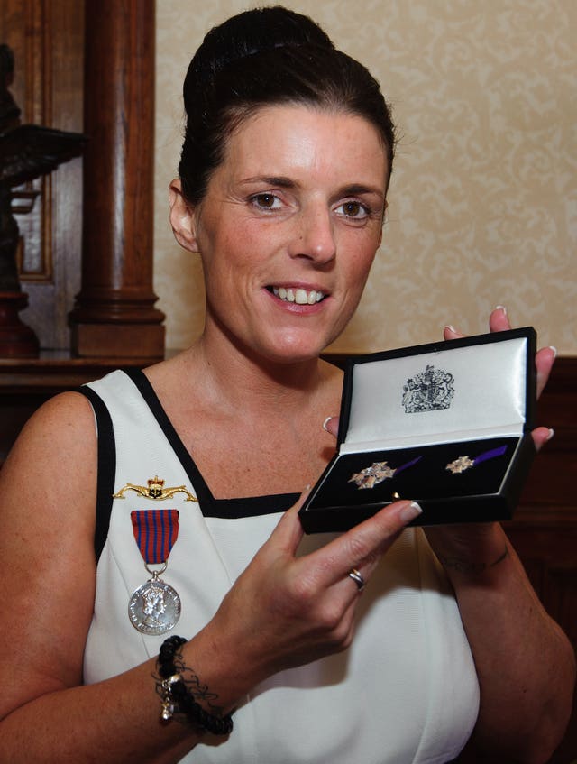 Elizabeth cross presentation