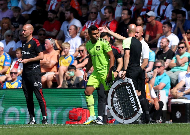 Casemiro comes on for United