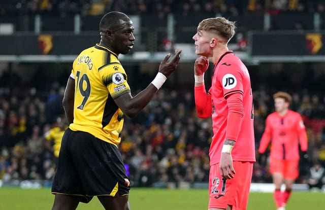 Moussa Sissoko (left) and Brandon Williams clash