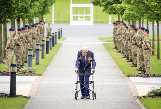 Captain Sir Tom Moore death