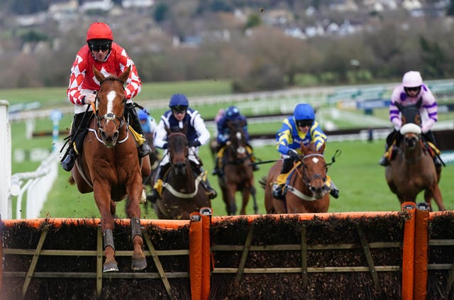 Pied Piper winning the JCB Triumph Trial Juvenile Hurdle