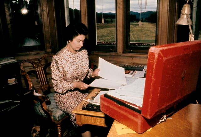 Queen with red box