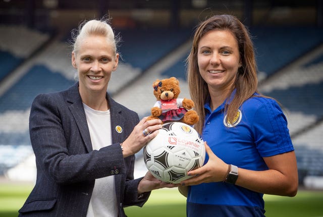 Rachel Corsie with Scotland head coach Shelley Kerr