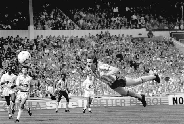 Keith Houchen's diving header is one of the most memorable FA Cup final goals