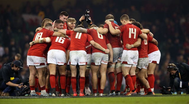Wales will look to keep their Grand Slam bid on track when the visit Edinburgh this weekend