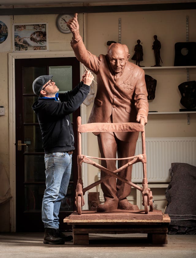 Captain Sir Tom Moore statue
