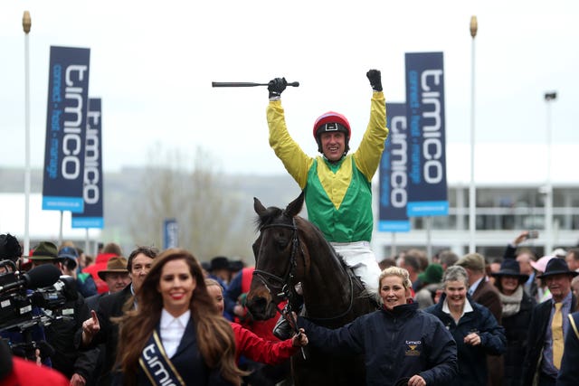 Robbie Power celebrates after his Gold Cup victory with Sizing John