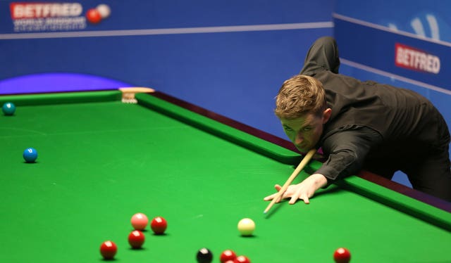 James Cahill is giving Ronnie O'Sullivan a game in Sheffiel