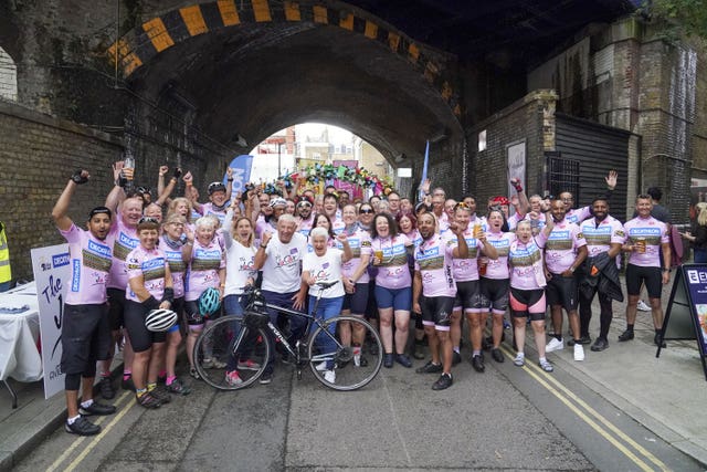 Jo Cox Way cyclists