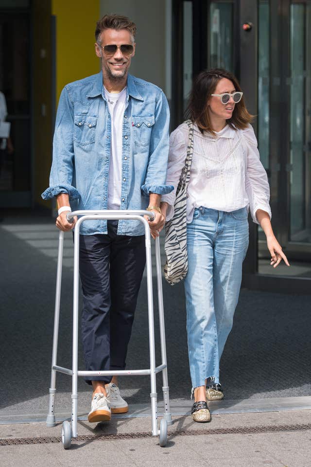 Richard Bacon leaves hospital