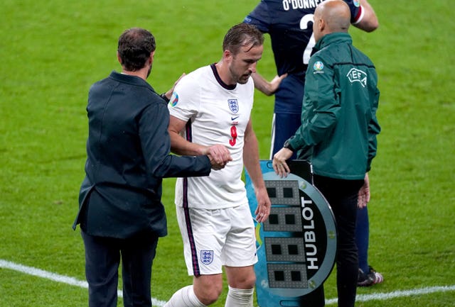 Harry Kane leaves the field