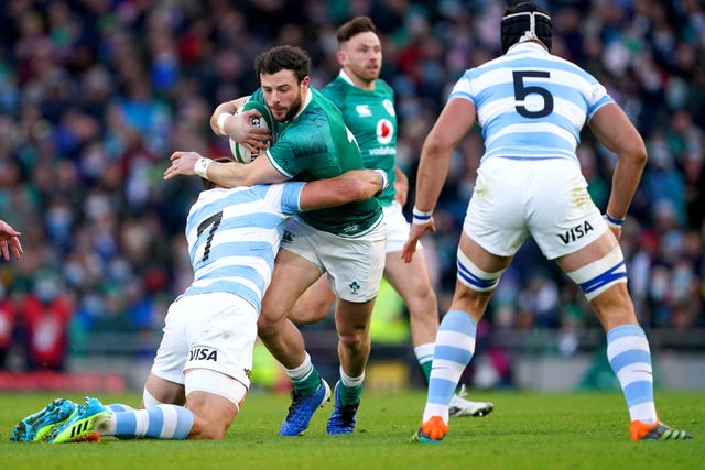 Robbie Henshaw is back in Ireland's squad