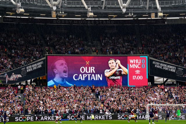 Fans applaud West Ham United’s Mark Noble on his final home game