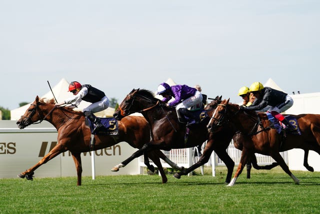 Kyprios holds off Mojo Star and Stradivarius
