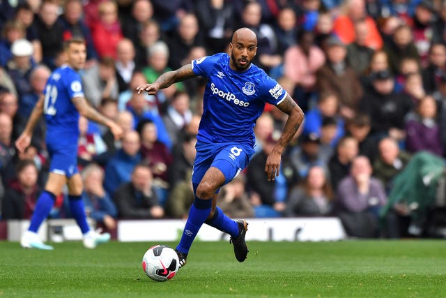 Everton man Delph is injured