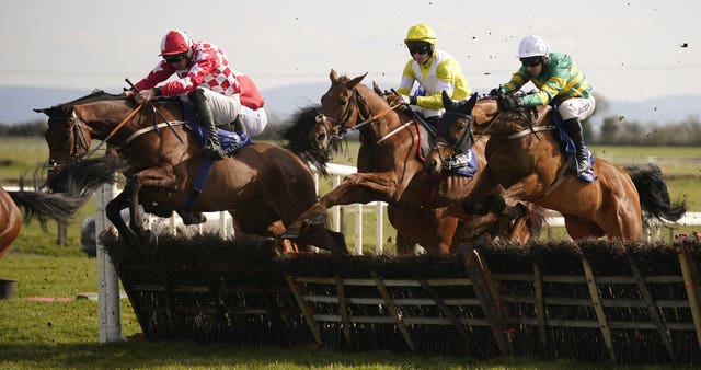 Flame Bearer winning the Tom Quinlan Electrical Novice Hurdle at Fairyhouse