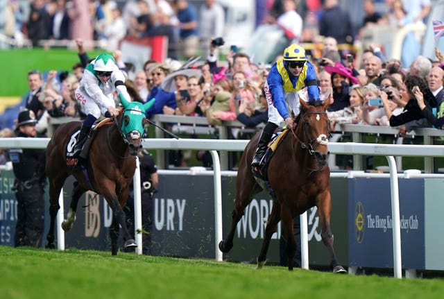 Hoo Ya Mal chases home Desert Crown at Epsom