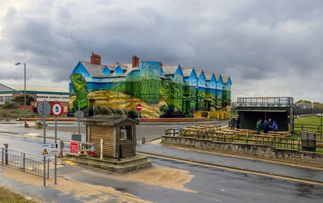 Paul Curtis mural – Ainsdale