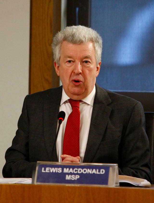 Hospital deaths linked to pigeon droppings to be investigated by MSPs