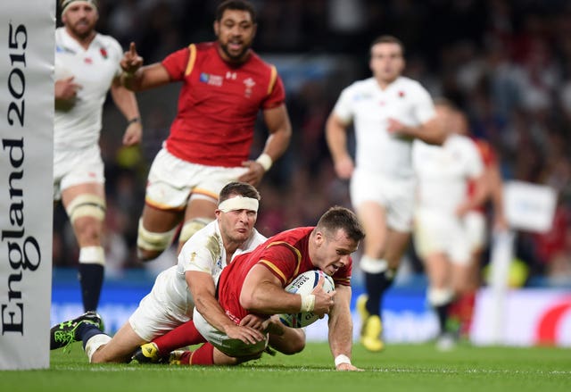 Gareth Davies scored a memorable try as Wales defeated the World Cup hosts at Twickenham.
