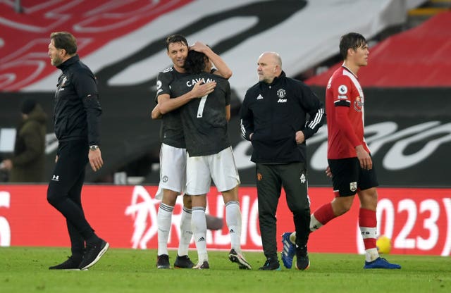 Edinson Cavani’s double fires Manchester United to comeback win at Southampton