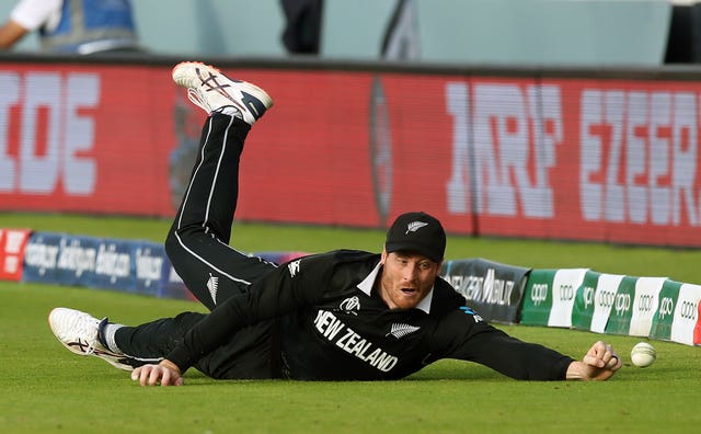 Martin Guptill attempts to catch England’s Ben Stokes 