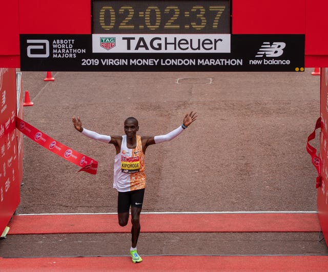 Eliud Kipchoge wins his fourth London Marathon with a course record time in 2019 