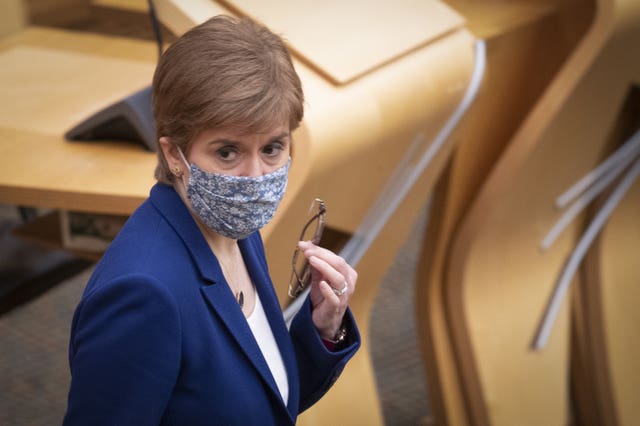 Nicola Sturgeon wearing a mask in Holyrood