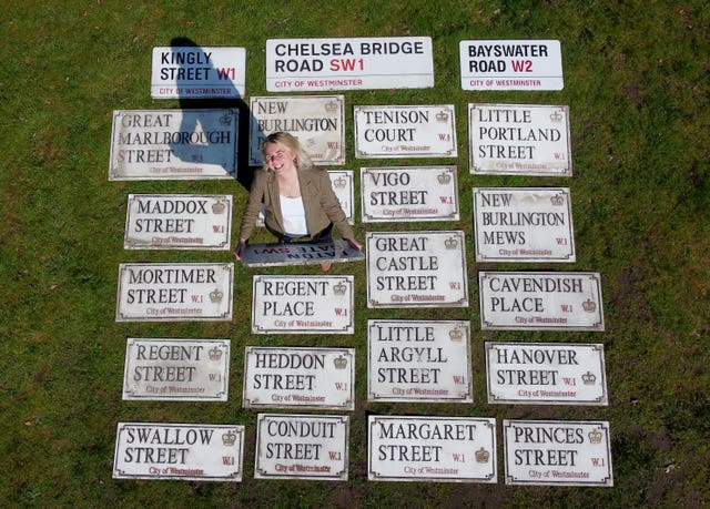 Auctioneer Catherine Southon catalogues 1950s/1960s London street signs