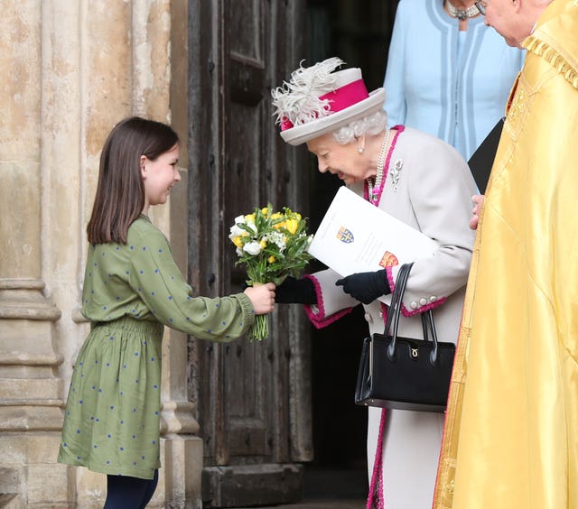 Queen attends service at Westminster Abbey