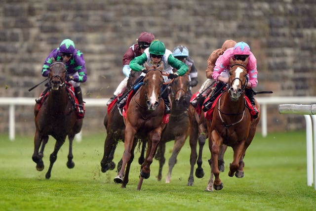 Live In The Dream and Ryan Moore (right) won at Chester last time