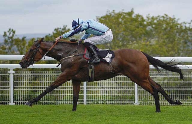 Hortzadar winning at Goodwood