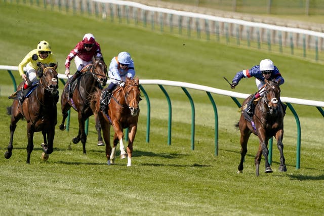 Carolus Magnus stretches clear of his Newmarket rivals