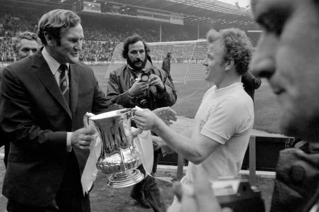 Leeds pay tribute to former midfielder Mick Bates after his death aged 73 PLZ Soccer Leeds pay tribute to former midfielder Mick Bates after his death aged 73 PLZ Soccer