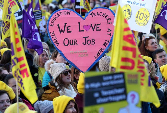 Glasgow teachers march