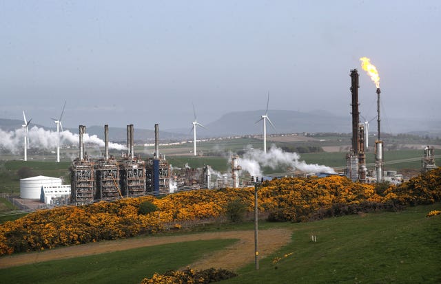 A wide shot of the Mosmorran plant