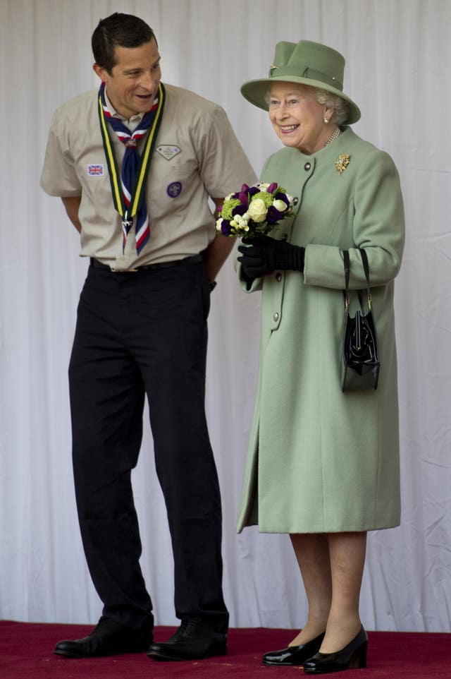 Queen attends annual scouting review