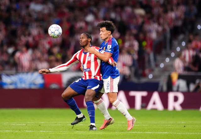 Lisandro Martinez in action against Atletico Madrid