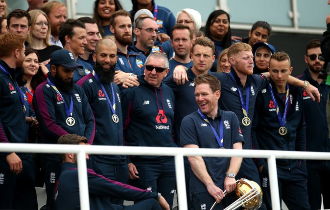 Bayliss leaves as World Cup winner