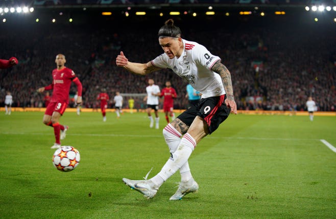 Darwin Nunez playing for Benfica