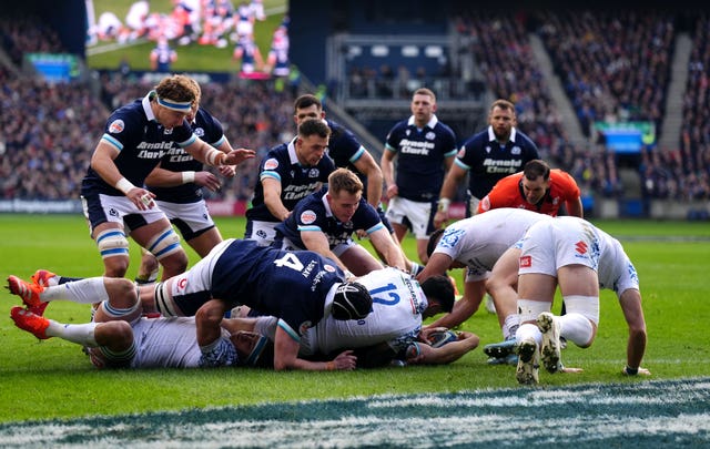 Scotland lock Jonny Gray (No.4)